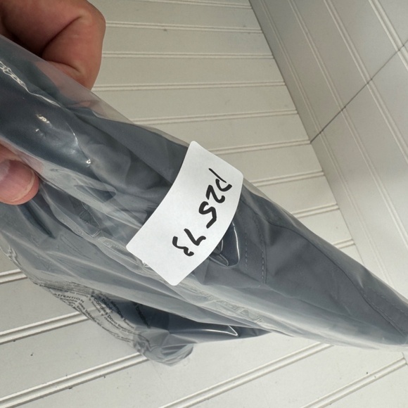 NEW Duluth Trading Co Men's Shorts Armachillo Standard Fit 9in Chino - Picture 9 of 9